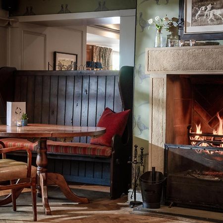 The Millstone, Mellor 호텔 블랙번 외부 사진 The interior of the pub
