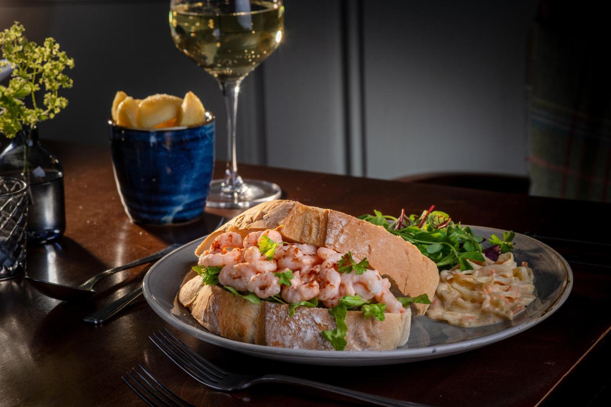 The Millstone, Mellor 호텔 블랙번 외부 사진 A prawn and potato dish