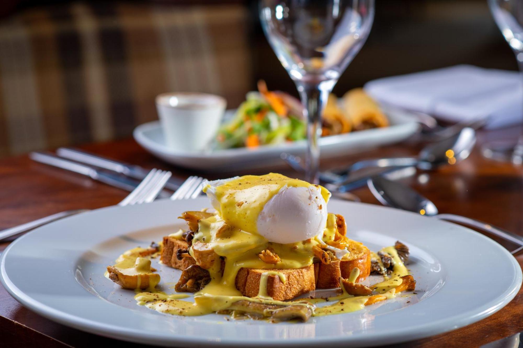 The Millstone, Mellor 호텔 블랙번 외부 사진 Eggs Benedict