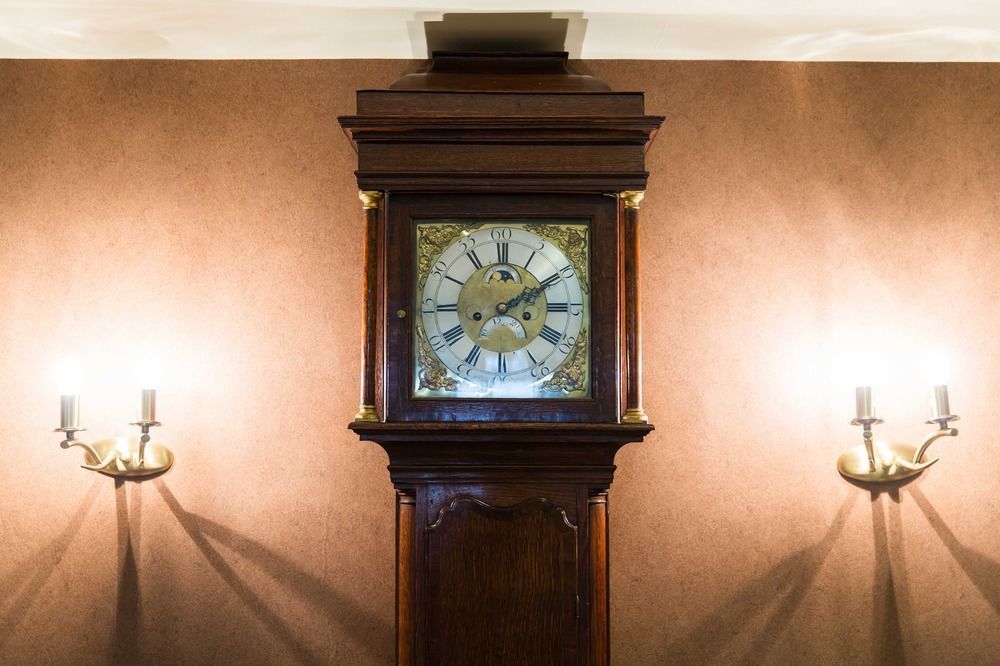 The Millstone, Mellor 호텔 블랙번 외부 사진 The Longcase Clock
