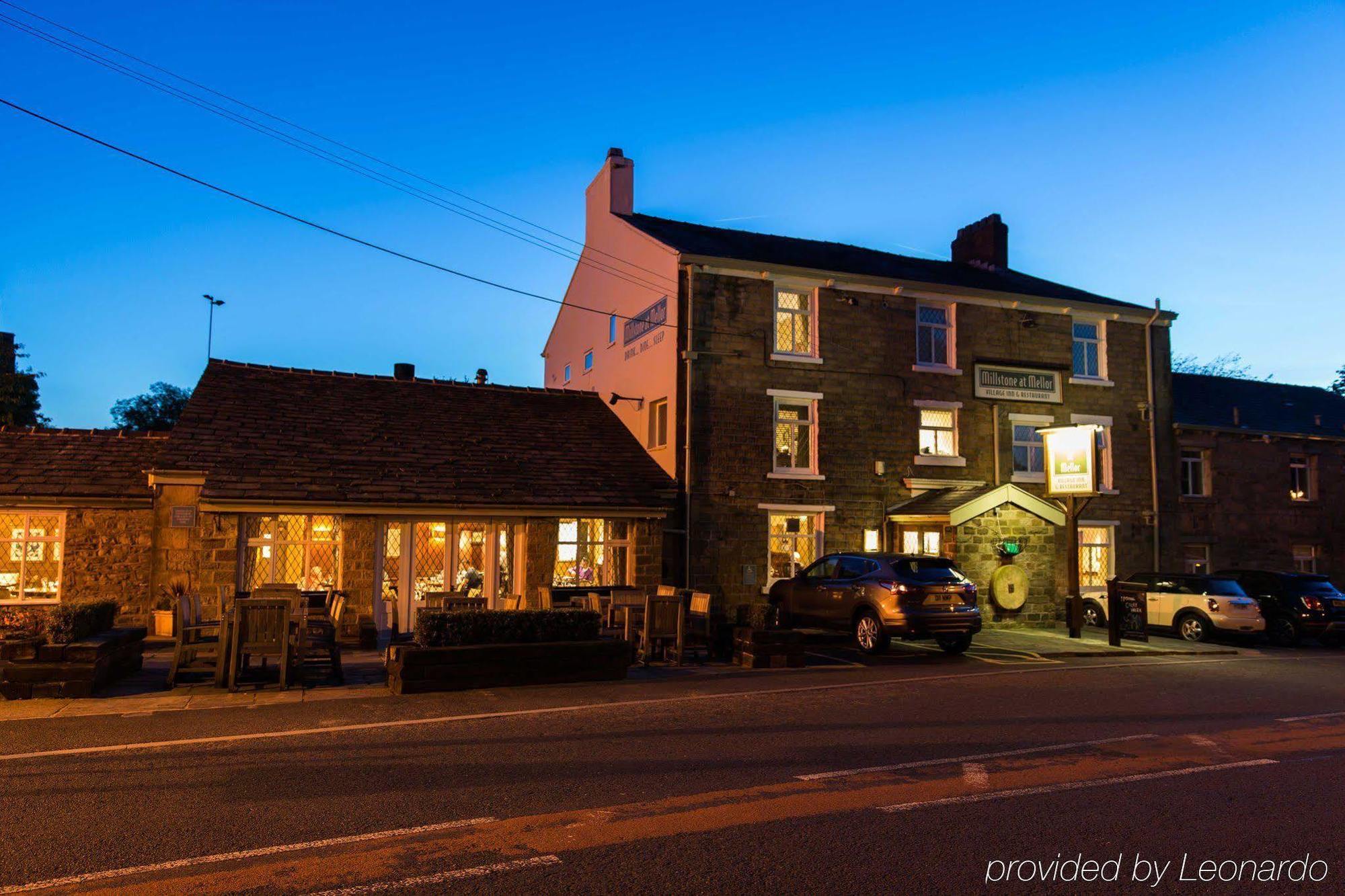 The Millstone, Mellor 호텔 블랙번 외부 사진 The Old Post Office, at night